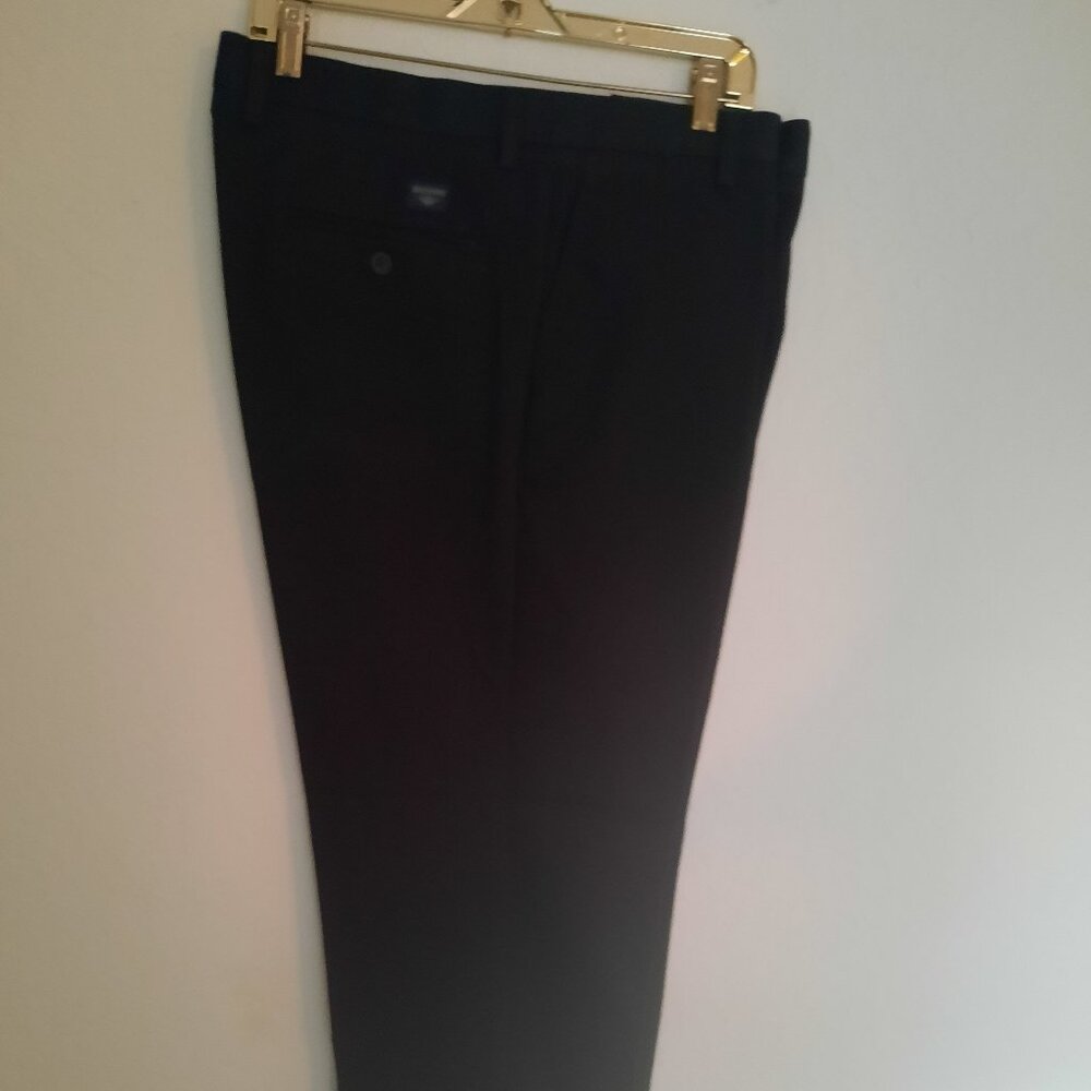 DOCKERS Pants. Deep Black.